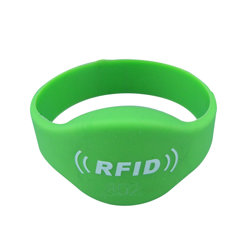 125KHZ TK4100 পরিধানযোগ্য জলরোধী সিলিকন RFID ব্রেসলেট রিস্টব্যান্ড